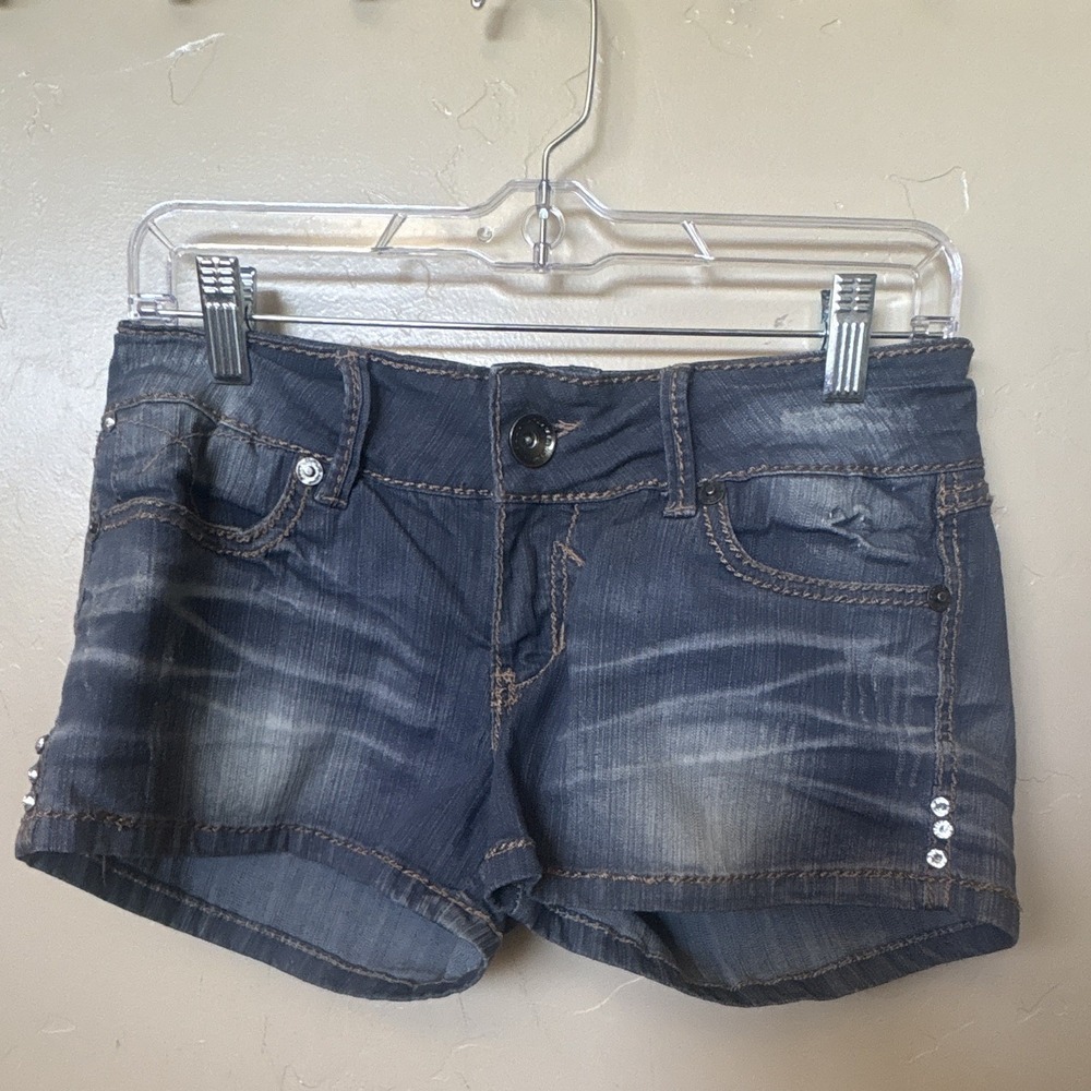 D-Fuz Women’s Denim Shorts Size M Blue Mid Rise Rhinestone 5-Pocket Dark Wash